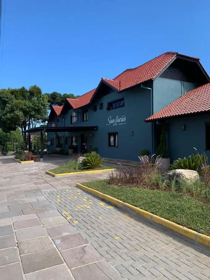 4 Romantic Stays Close to Hollywood Dream Cars in Gramado