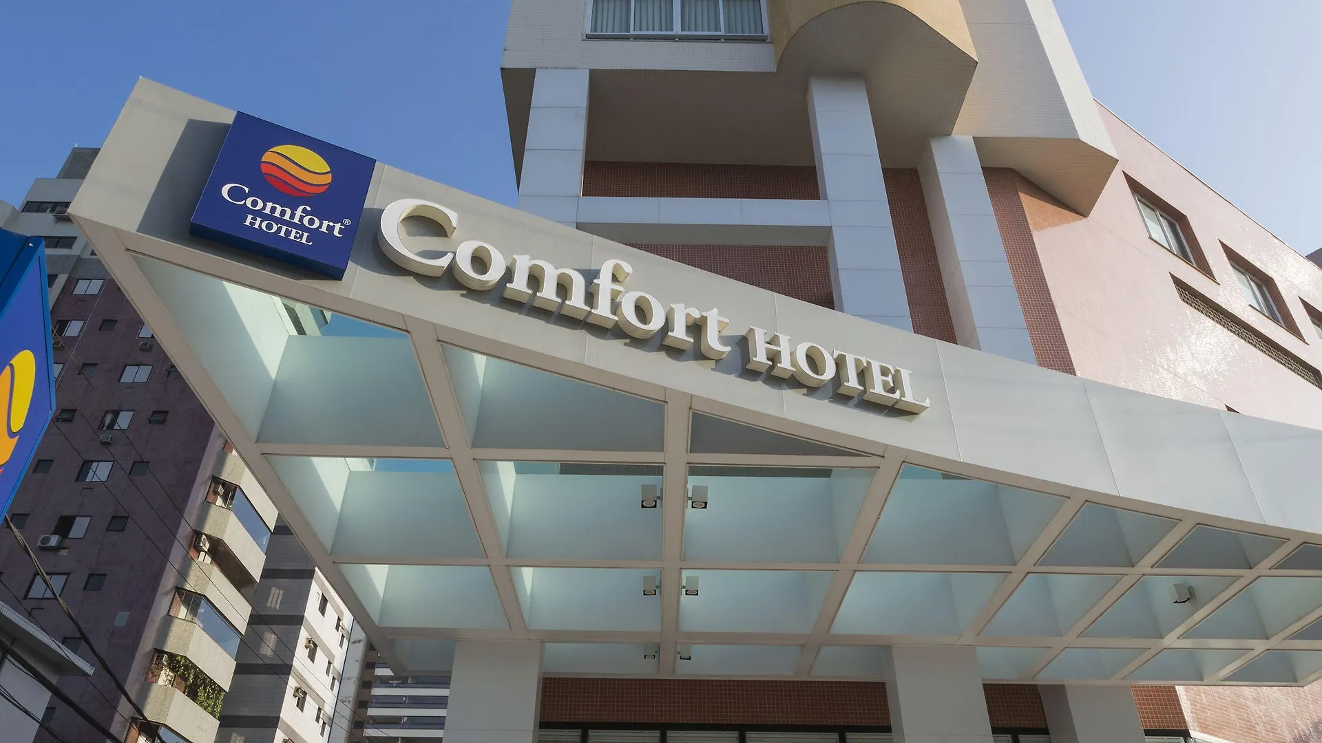 5 Smart Business Hotels Near Pitangueiras Beach Worth Booking